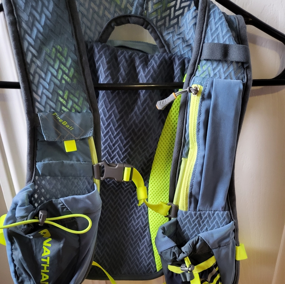 Nathan FireBall hydration pack